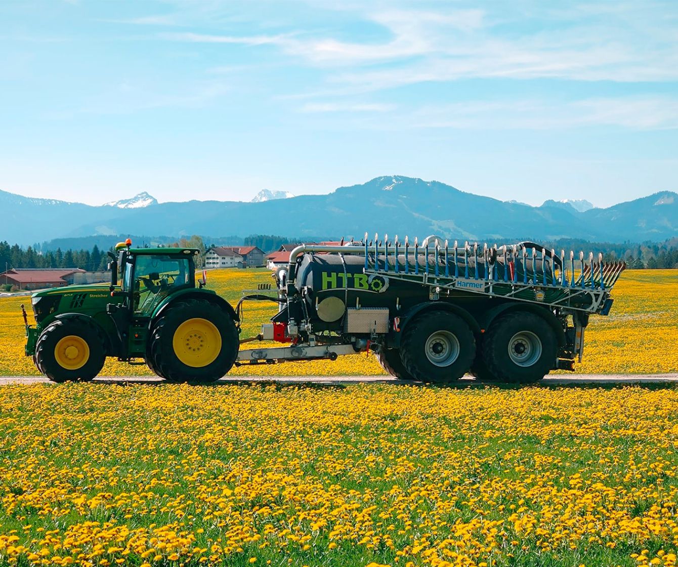 Der Fuhrpark auf dem Ferienhof Nägele in Seeg