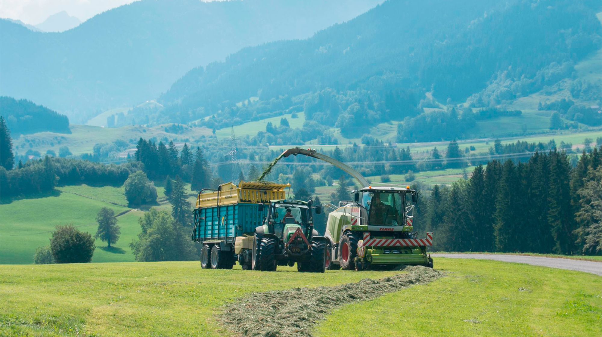 Der Fuhrpark auf dem Ferienhof Nägele in Seeg